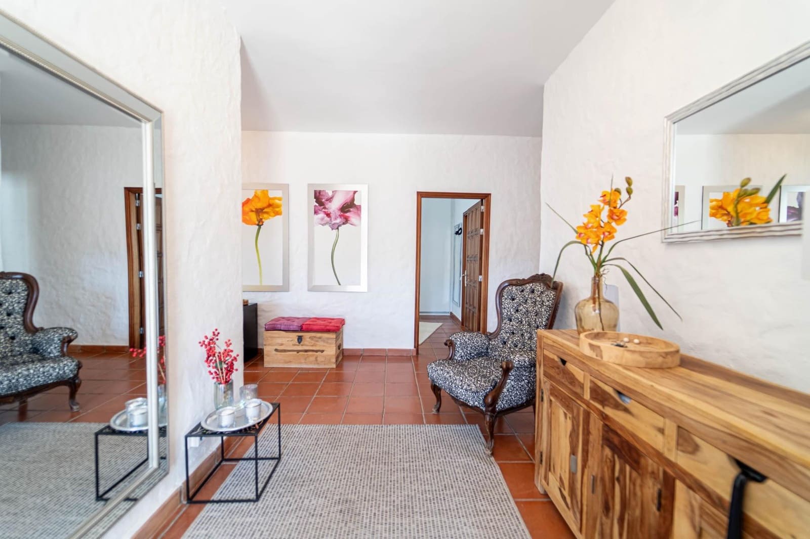 3 bedroom Villa for sale in San Bartolome de Tirajana with pool garage - € 1,200,000 (Ref: 10100425)