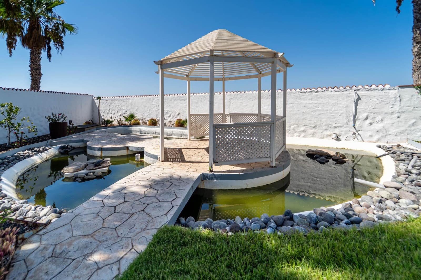 3 bedroom Villa for sale in San Bartolome de Tirajana with pool garage - € 1,200,000 (Ref: 10100425)