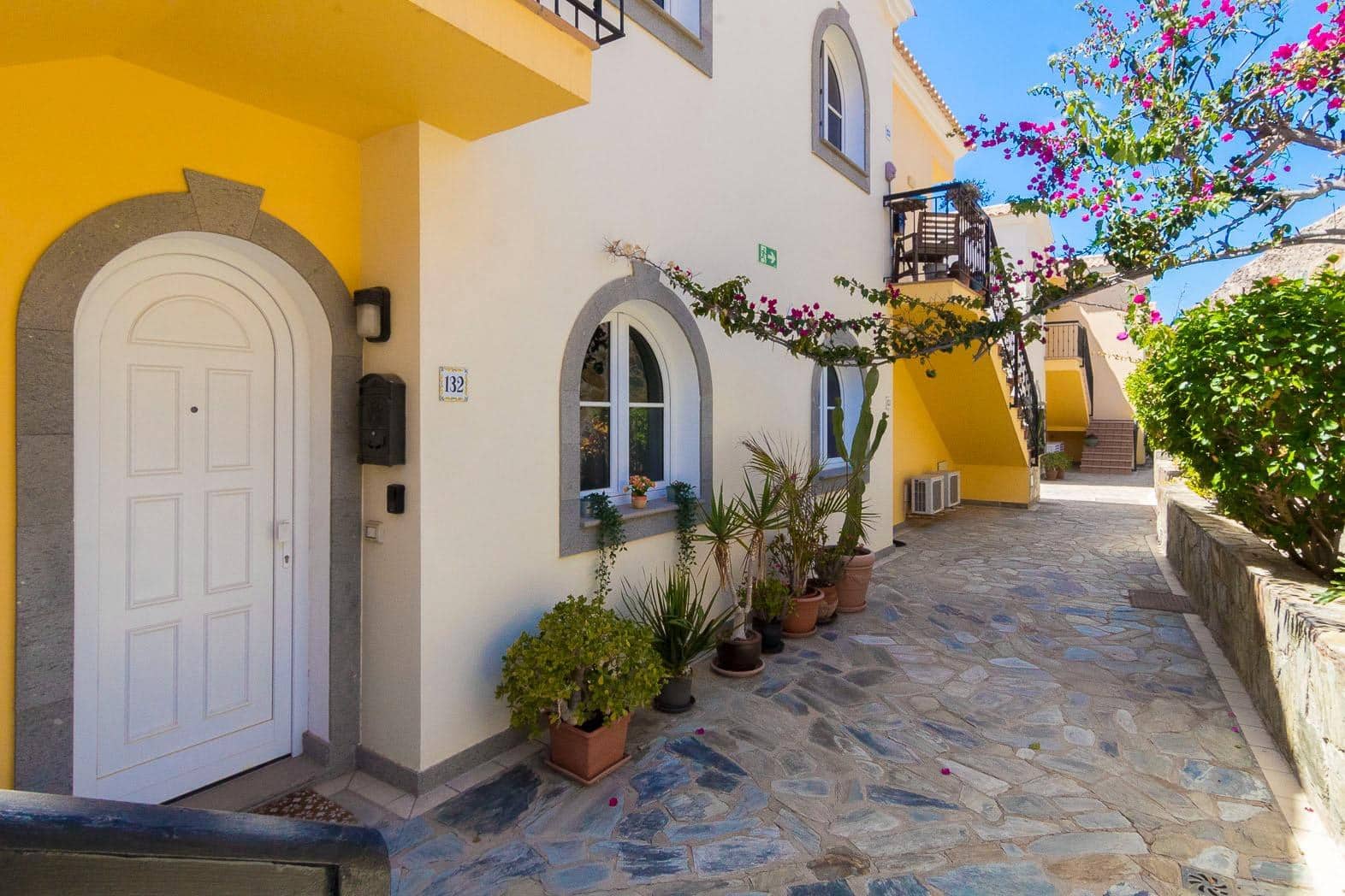 1 bedroom Apartment for sale in Patalavaca with pool - € 359,000 (Ref: 10129430)