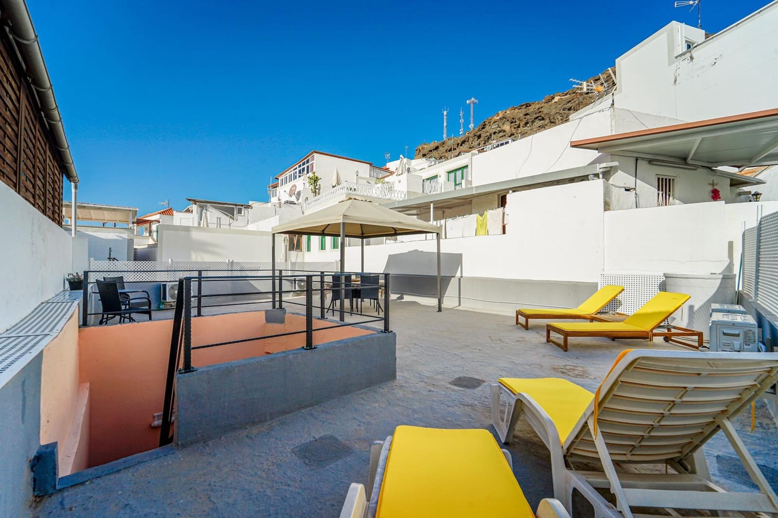 2 slaapkamer Huis te koop in Mogan - € 395.000 (Ref: 8610719)