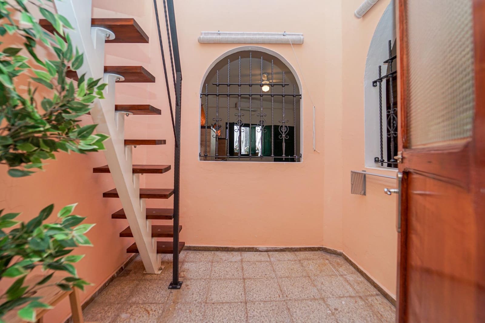 2 slaapkamer Huis te koop in Mogan - € 395.000 (Ref: 8610719)