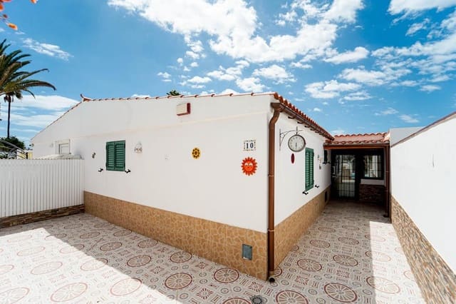 2 bedroom Bungalow for sale in Playa del Inglés, San Bartolomé de Tirajana with pool - € 510,000 (Ref: 9262502)