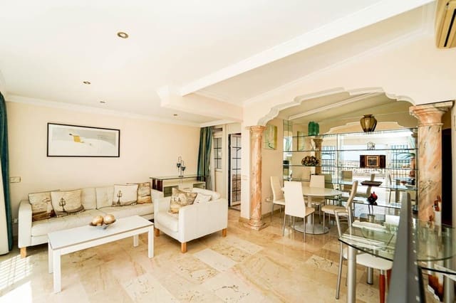 2 bedroom Bungalow for sale in Playa del Inglés, San Bartolomé de Tirajana with pool - € 510,000 (Ref: 9262502)