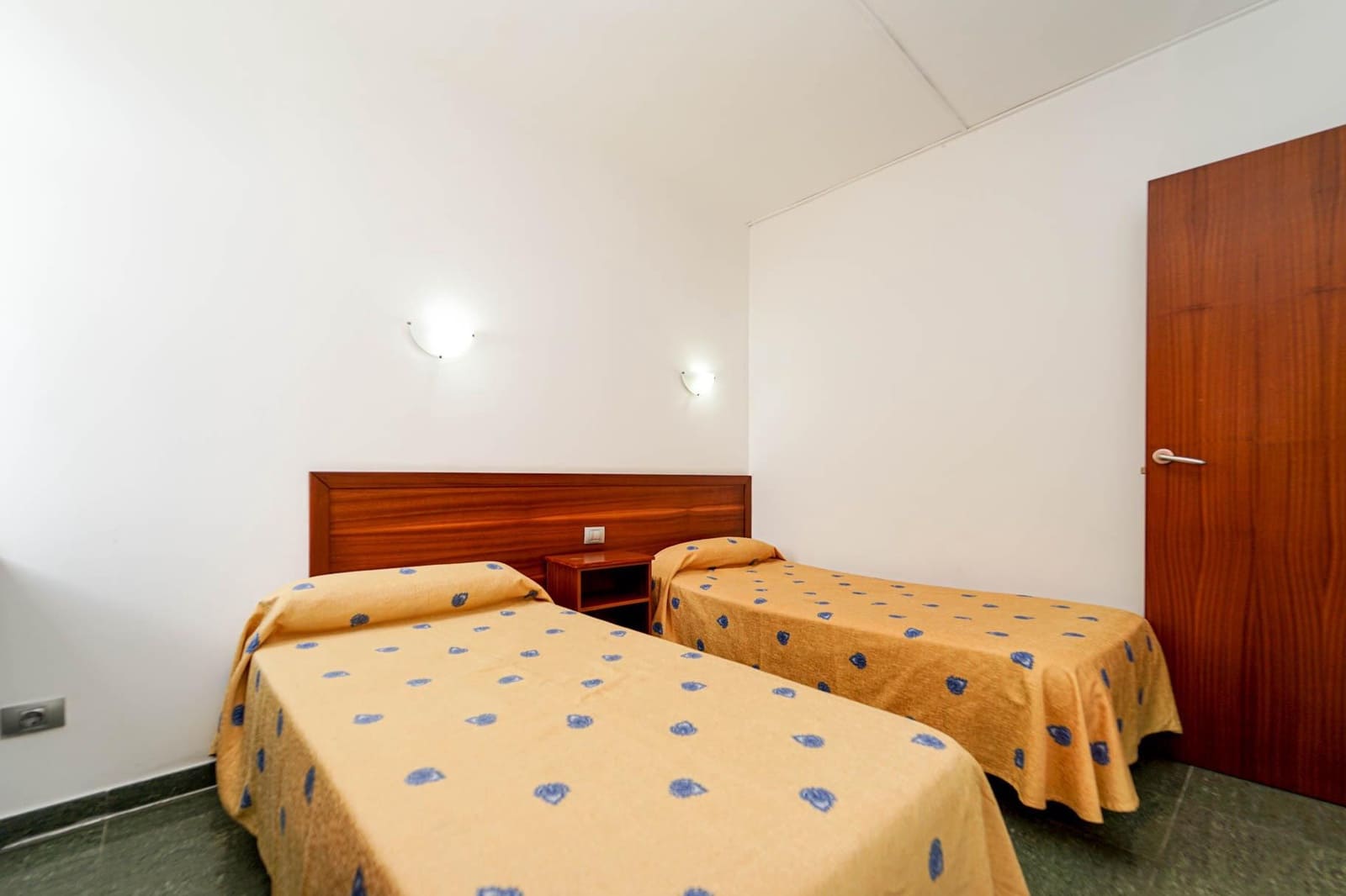 2 bedroom Apartment for sale in Puerto Rico with pool - € 175,000 (Ref: 9303400)