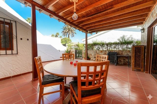 3 quarto Moradia em Banda para venda em San Bartolomé de Tirajana com piscina - 950 000 € (Ref: 9330550)
