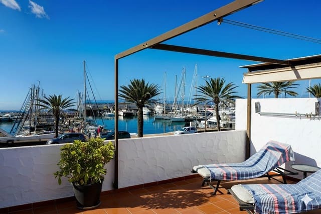 3 quarto Moradia em Banda para venda em San Bartolomé de Tirajana com piscina - 950 000 € (Ref: 9330550)