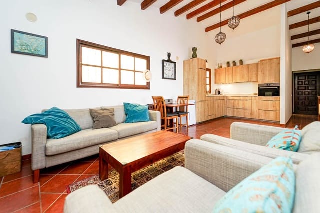 3 quarto Moradia em Banda para venda em San Bartolomé de Tirajana com piscina - 950 000 € (Ref: 9330550)