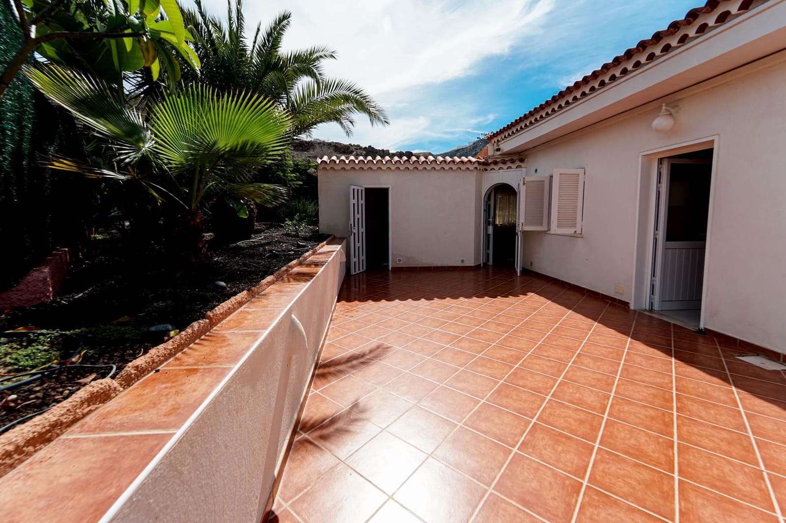 5 soveværelse Villa til salg i Mogan med swimmingpool garage - € 795.000 (Ref: 9334793)