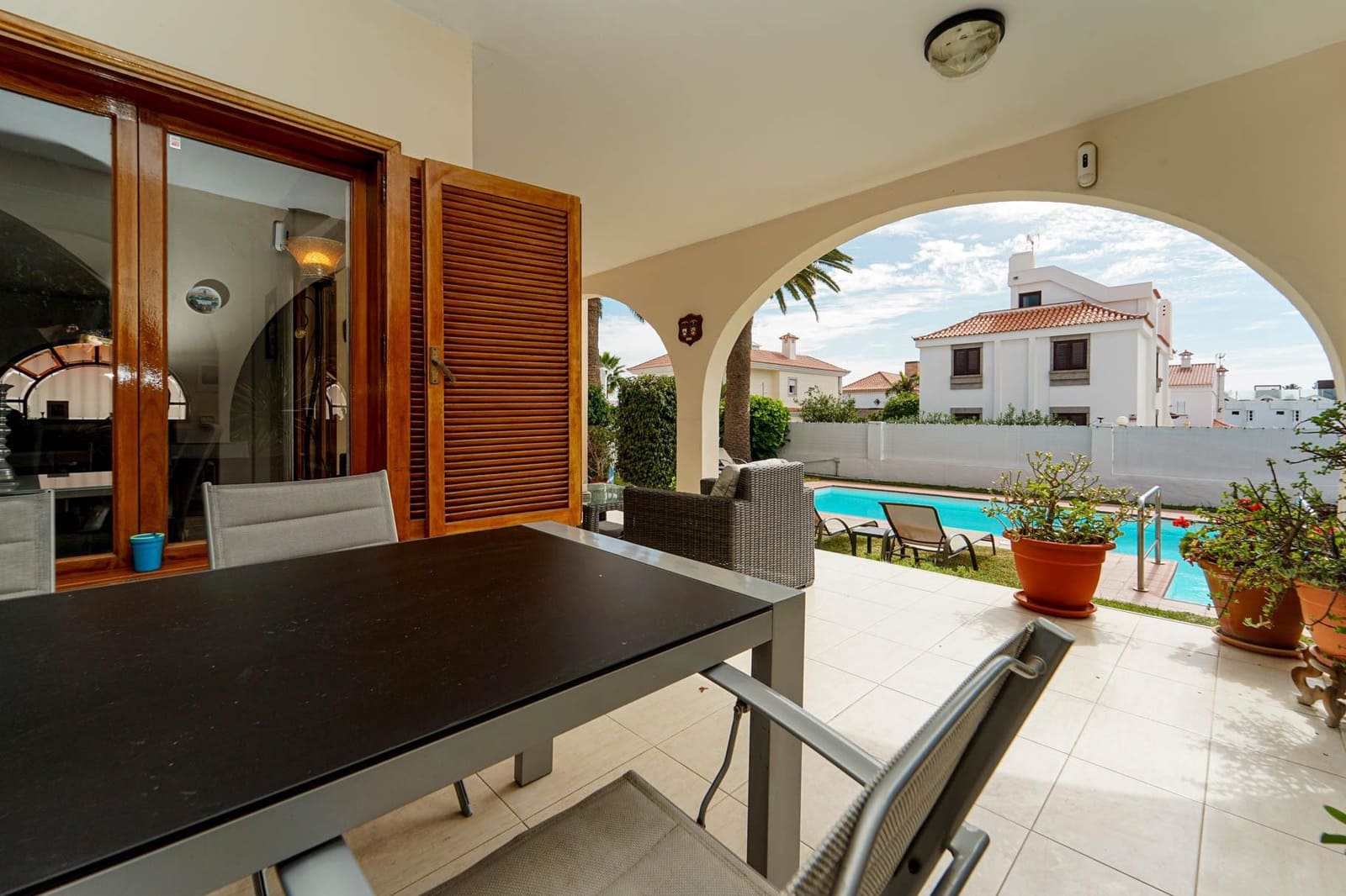 6 soveværelse Villa til salg i Sonneland med swimmingpool garage - € 995.000 (Ref: 9375257)