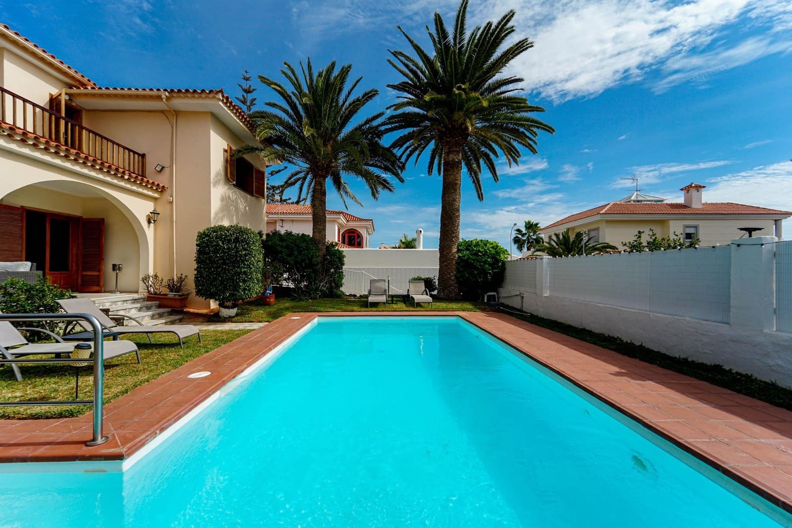 6 soveværelse Villa til salg i Sonneland med swimmingpool garage - € 995.000 (Ref: 9375257)