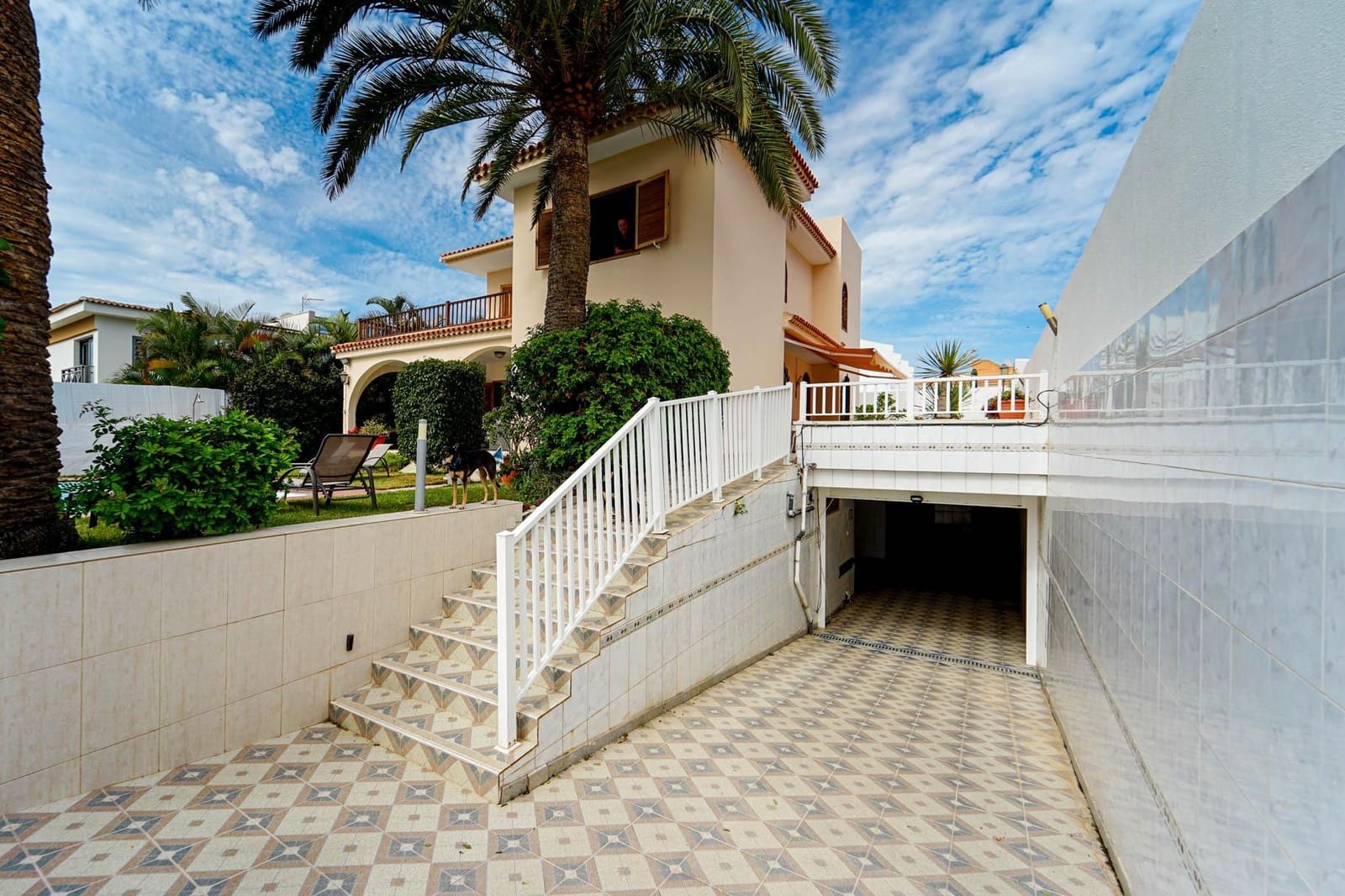 6 soveværelse Villa til salg i Sonneland med swimmingpool garage - € 995.000 (Ref: 9375257)