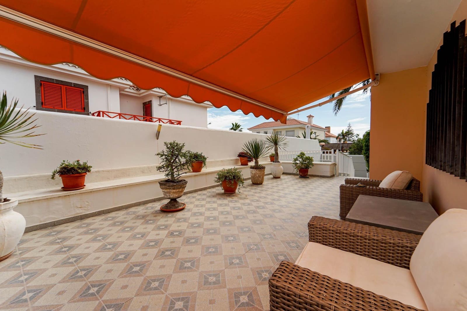 6 soveværelse Villa til salg i Sonneland med swimmingpool garage - € 995.000 (Ref: 9375257)