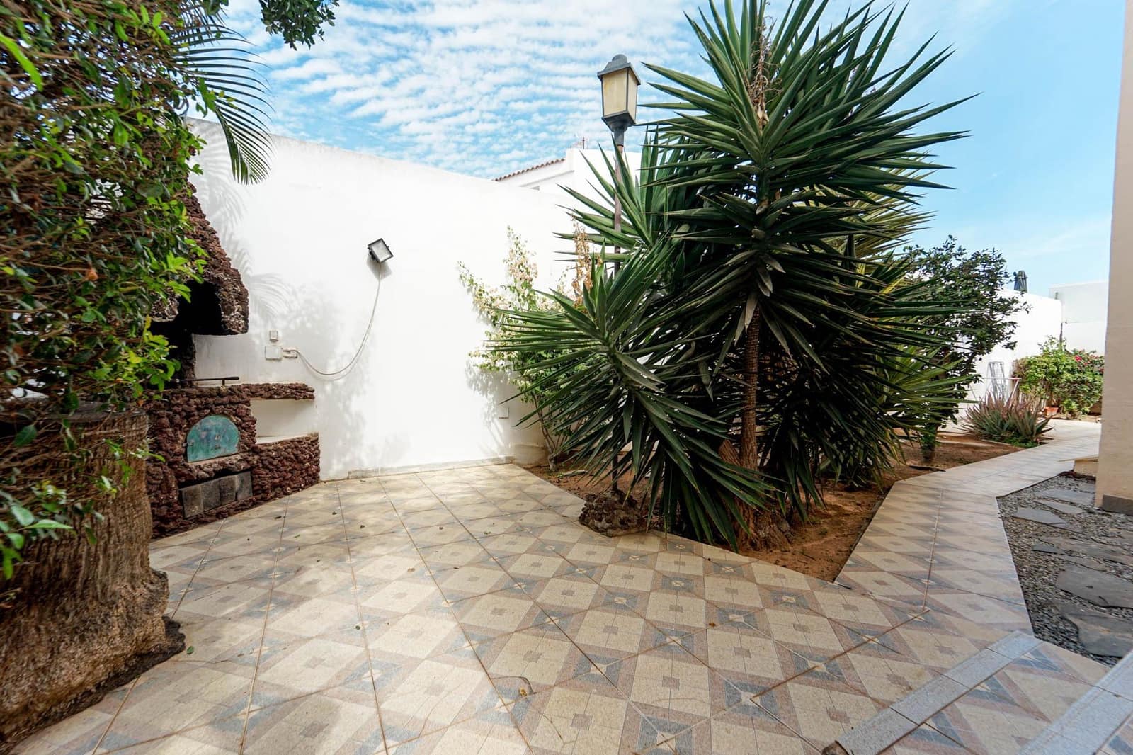 6 soveværelse Villa til salg i Sonneland med swimmingpool garage - € 995.000 (Ref: 9375257)