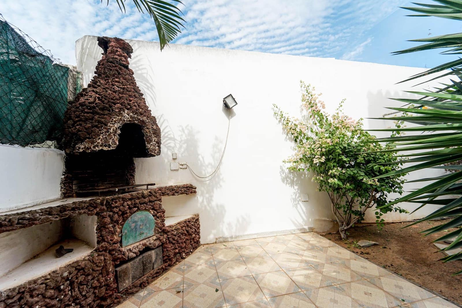 6 soveværelse Villa til salg i Sonneland med swimmingpool garage - € 995.000 (Ref: 9375257)