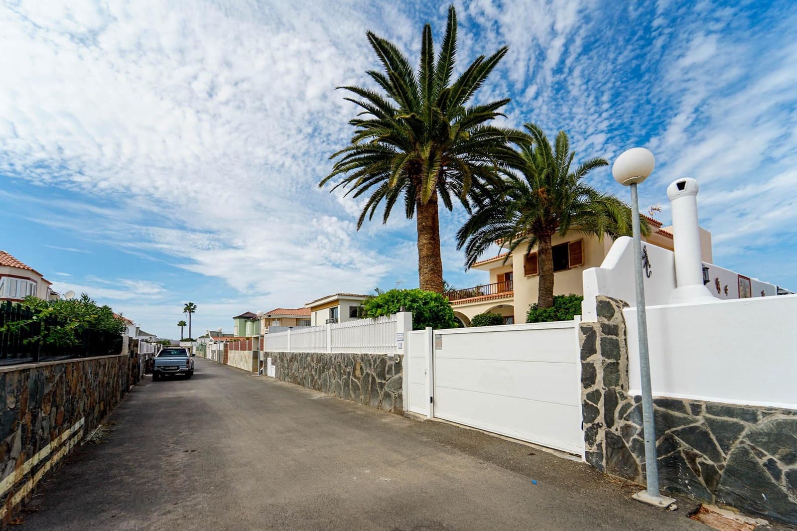 6 soveværelse Villa til salg i Sonneland med swimmingpool garage - € 995.000 (Ref: 9375257)