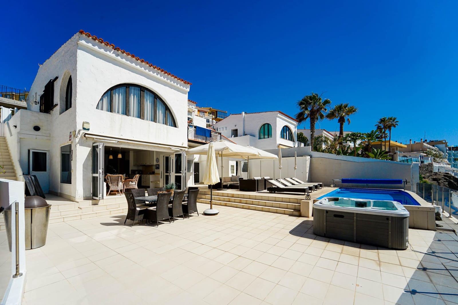 4 sovrum Lägenhet till salu i Mogan med pool - 795 000 € (Ref: 9629893)