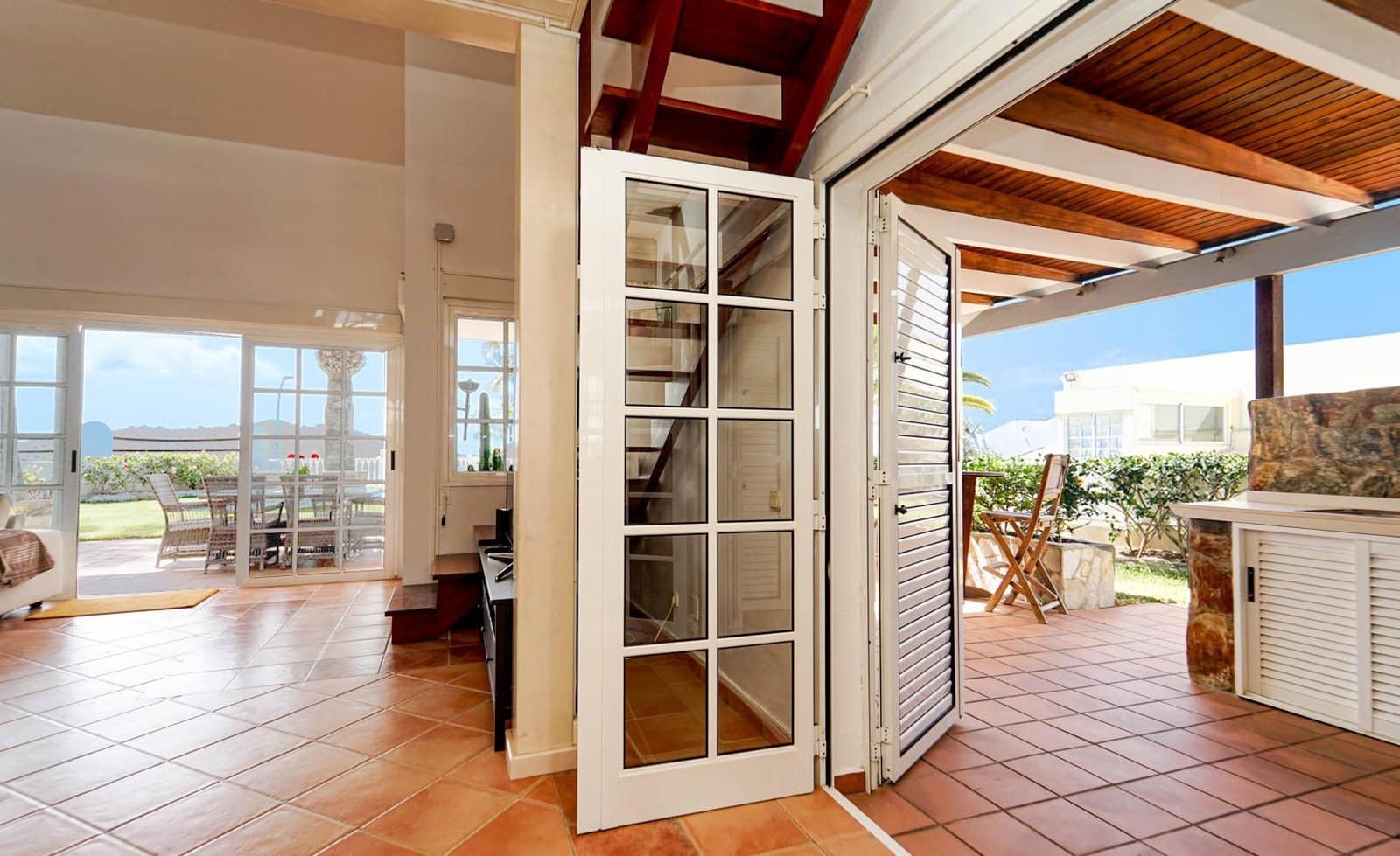 4 bedroom Villa for sale in Puerto Rico with pool - € 1,350,000 (Ref: 9714861)