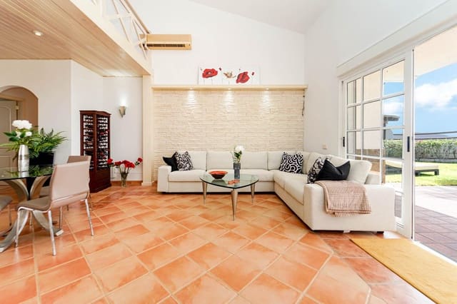 Chalet de 4 habitaciones en Puerto Rico, Mogán en venta con piscina - 1.350.000 € (Ref: 9714861)