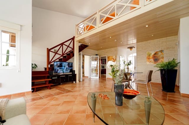 Chalet de 4 habitaciones en Puerto Rico, Mogán en venta con piscina - 1.350.000 € (Ref: 9714861)