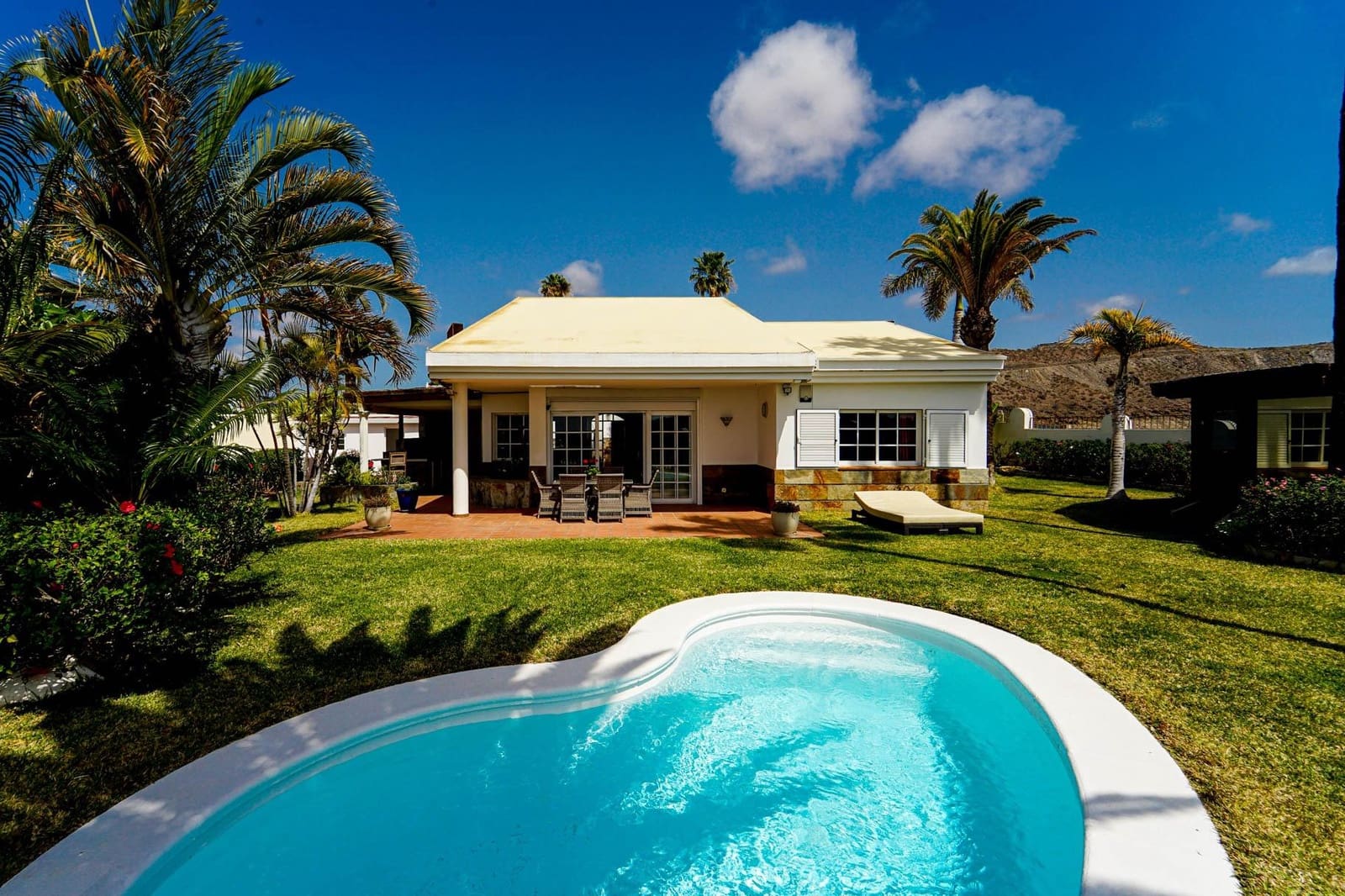 4 bedroom Villa for sale in Puerto Rico with pool - € 1,350,000 (Ref: 9714861)