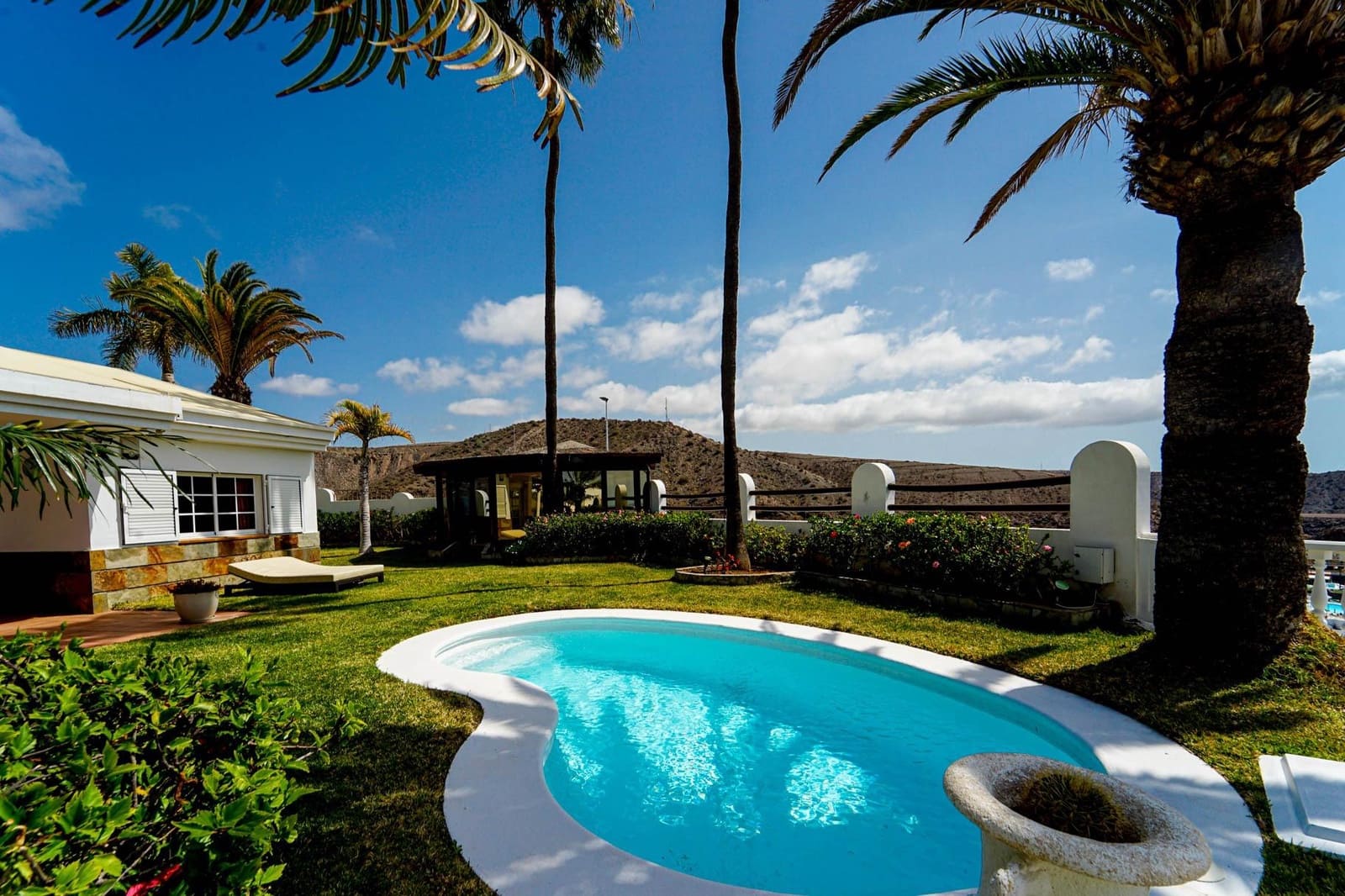 4 bedroom Villa for sale in Puerto Rico with pool - € 1,350,000 (Ref: 9714861)