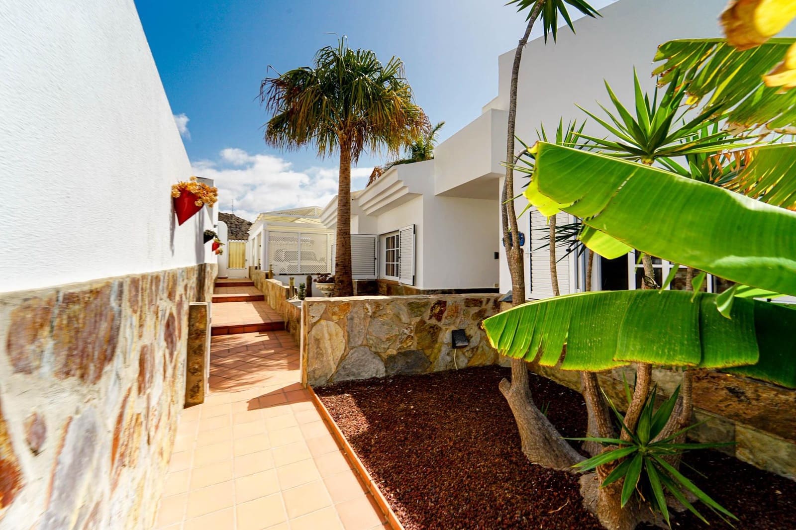 4 bedroom Villa for sale in Puerto Rico with pool - € 1,350,000 (Ref: 9714861)