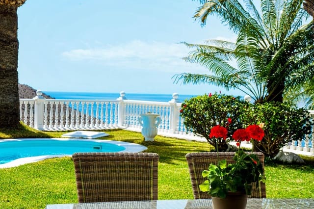 Chalet de 4 habitaciones en Puerto Rico, Mogán en venta con piscina - 1.350.000 € (Ref: 9714861)