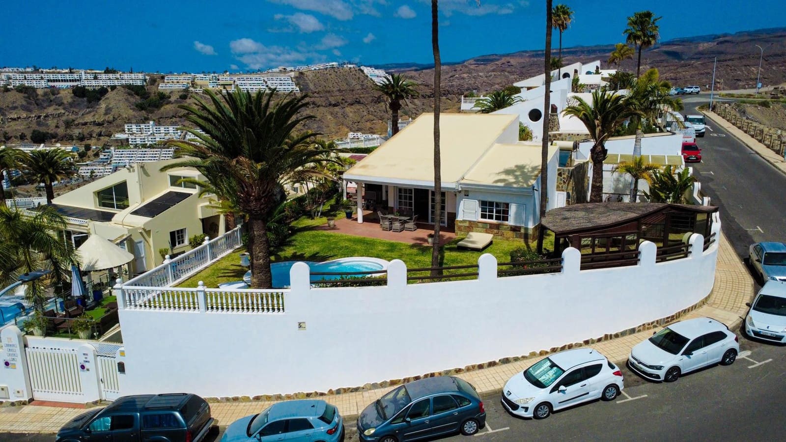 4 bedroom Villa for sale in Puerto Rico with pool - € 1,350,000 (Ref: 9714861)