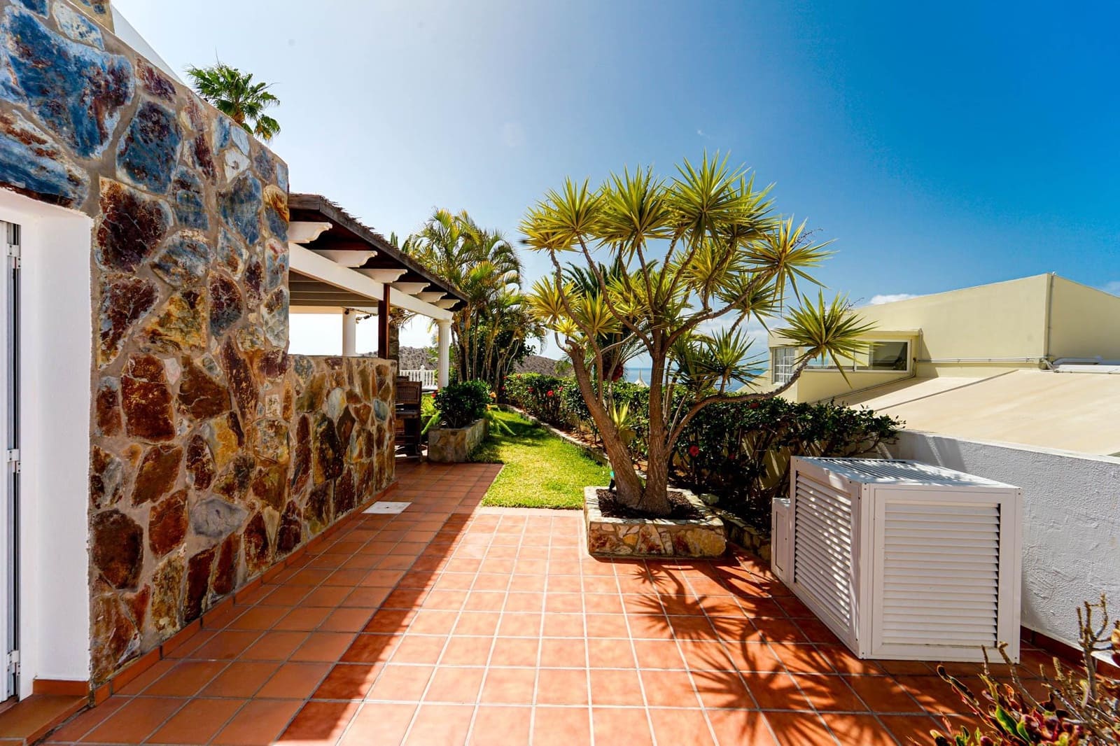 4 bedroom Villa for sale in Puerto Rico with pool - € 1,350,000 (Ref: 9714861)