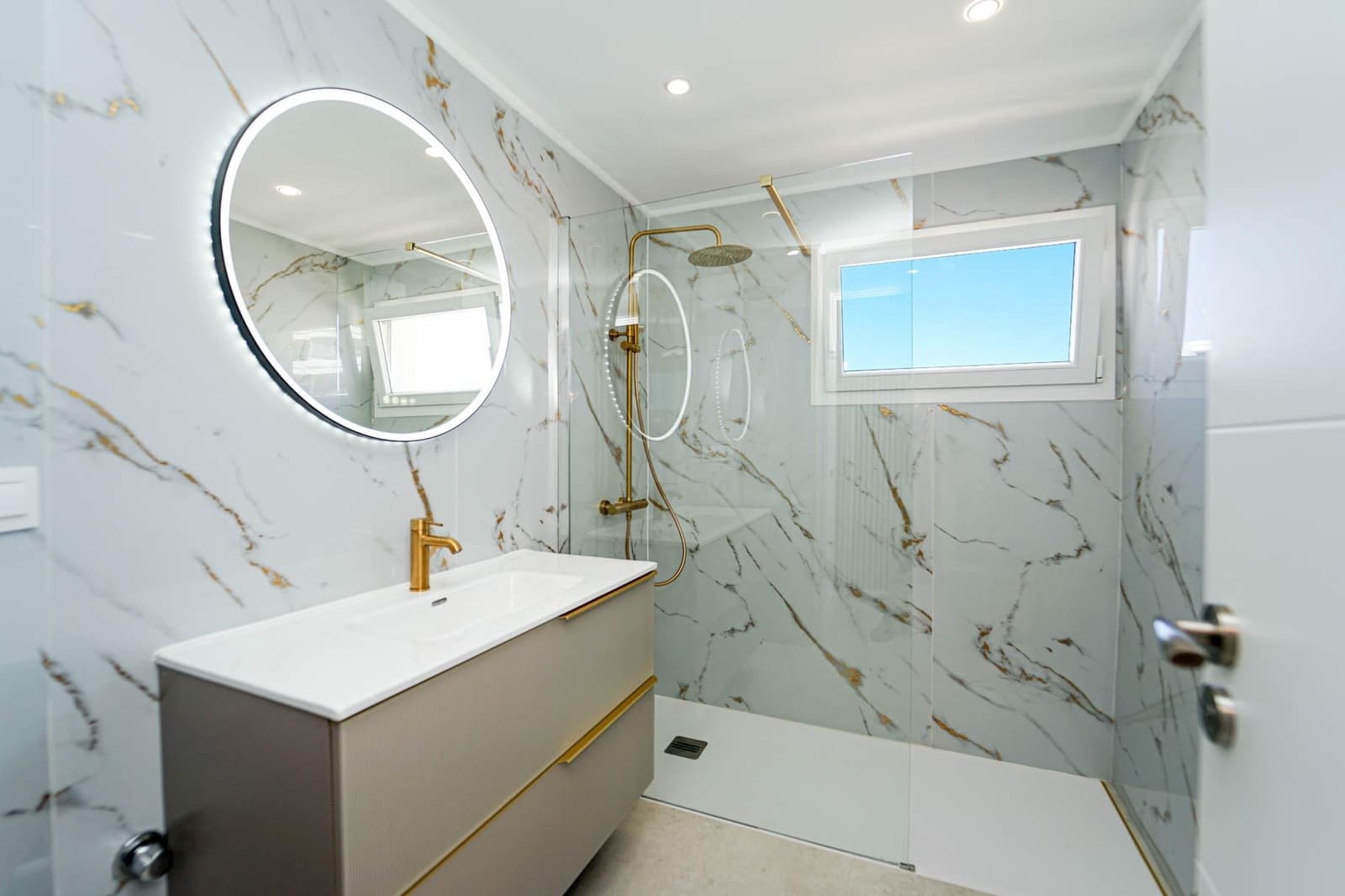 1 bedroom Apartment for sale in San Bartolome de Tirajana with pool - € 245,000 (Ref: 9788343)