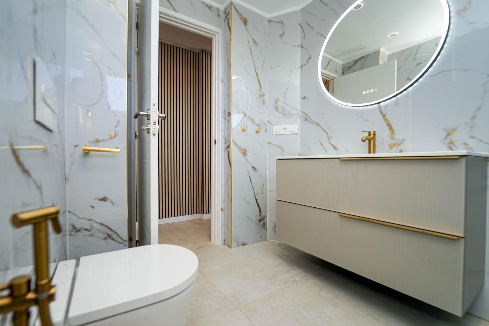 1 bedroom Apartment for sale in San Bartolome de Tirajana with pool - € 245,000 (Ref: 9788343)