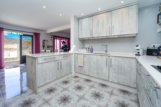2 chambre Bungalow à vendre à Mogán avec piscine - 469 000 € (Ref: 9836621)