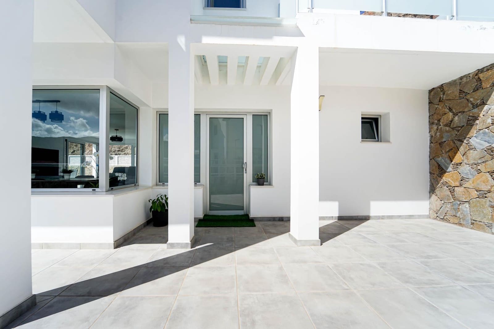 3 bedroom Villa for sale in Mogan with pool garage - € 925,000 (Ref: 9839161)