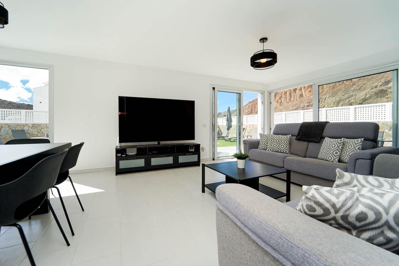 3 bedroom Villa for sale in Mogan with pool garage - € 925,000 (Ref: 9839161)