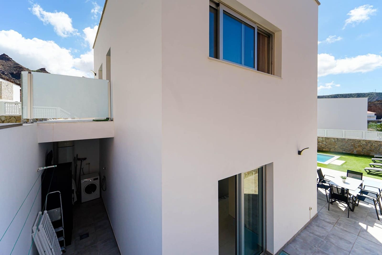3 bedroom Villa for sale in Mogan with pool garage - € 925,000 (Ref: 9839161)