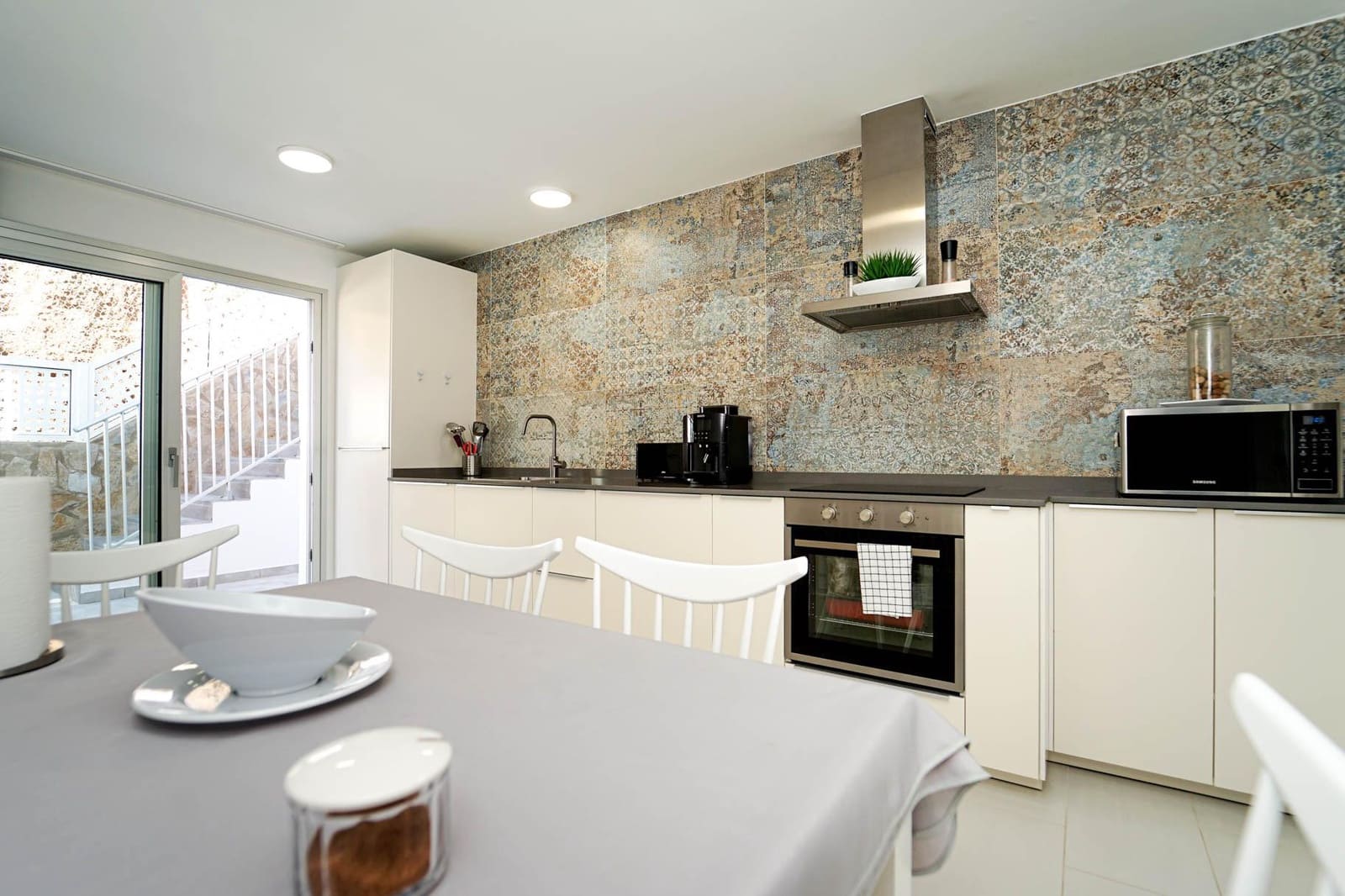 3 bedroom Villa for sale in Mogan with pool garage - € 925,000 (Ref: 9839161)