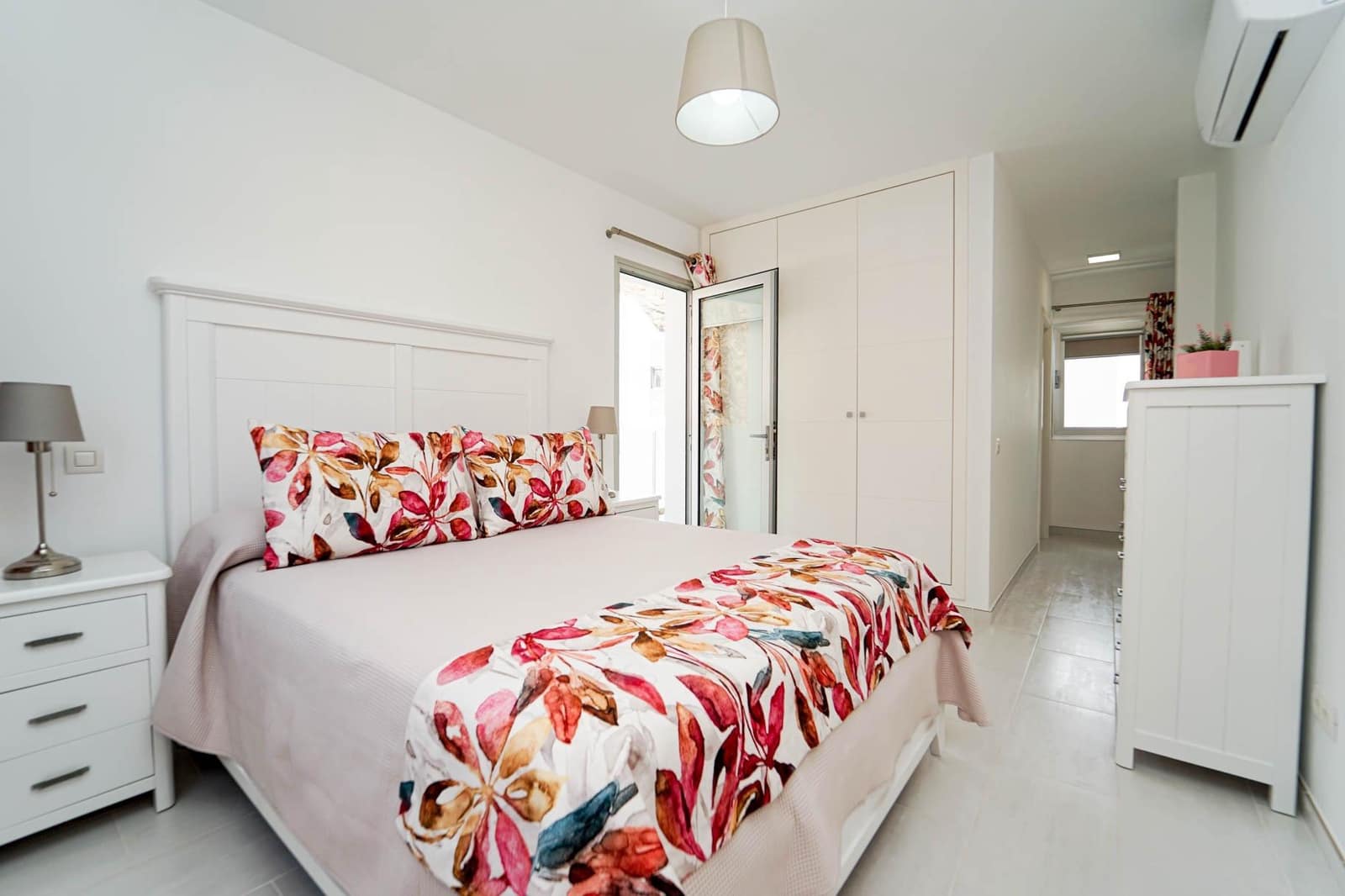 3 bedroom Villa for sale in Mogan with pool garage - € 925,000 (Ref: 9839161)