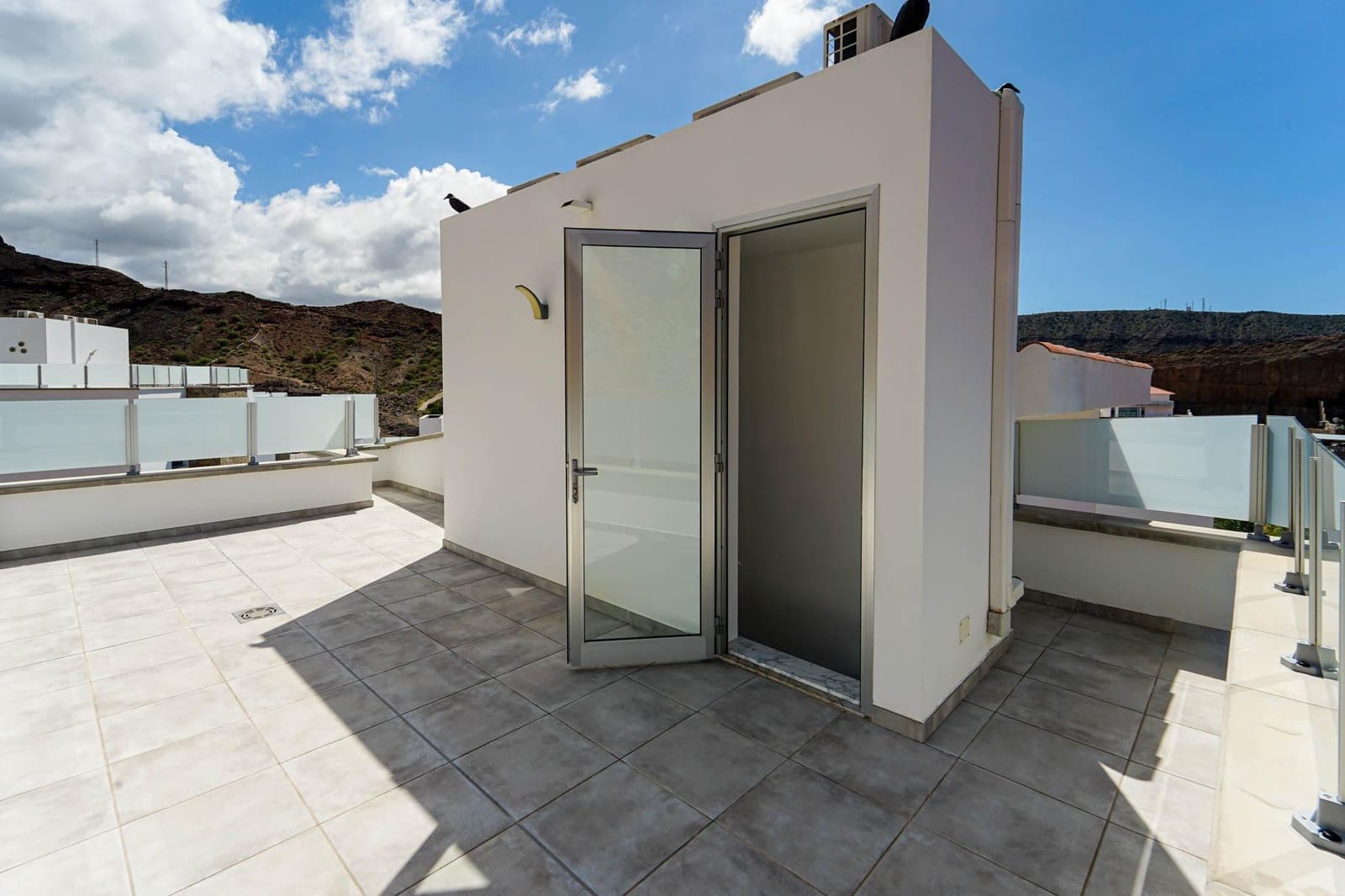 3 bedroom Villa for sale in Mogan with pool garage - € 925,000 (Ref: 9839161)