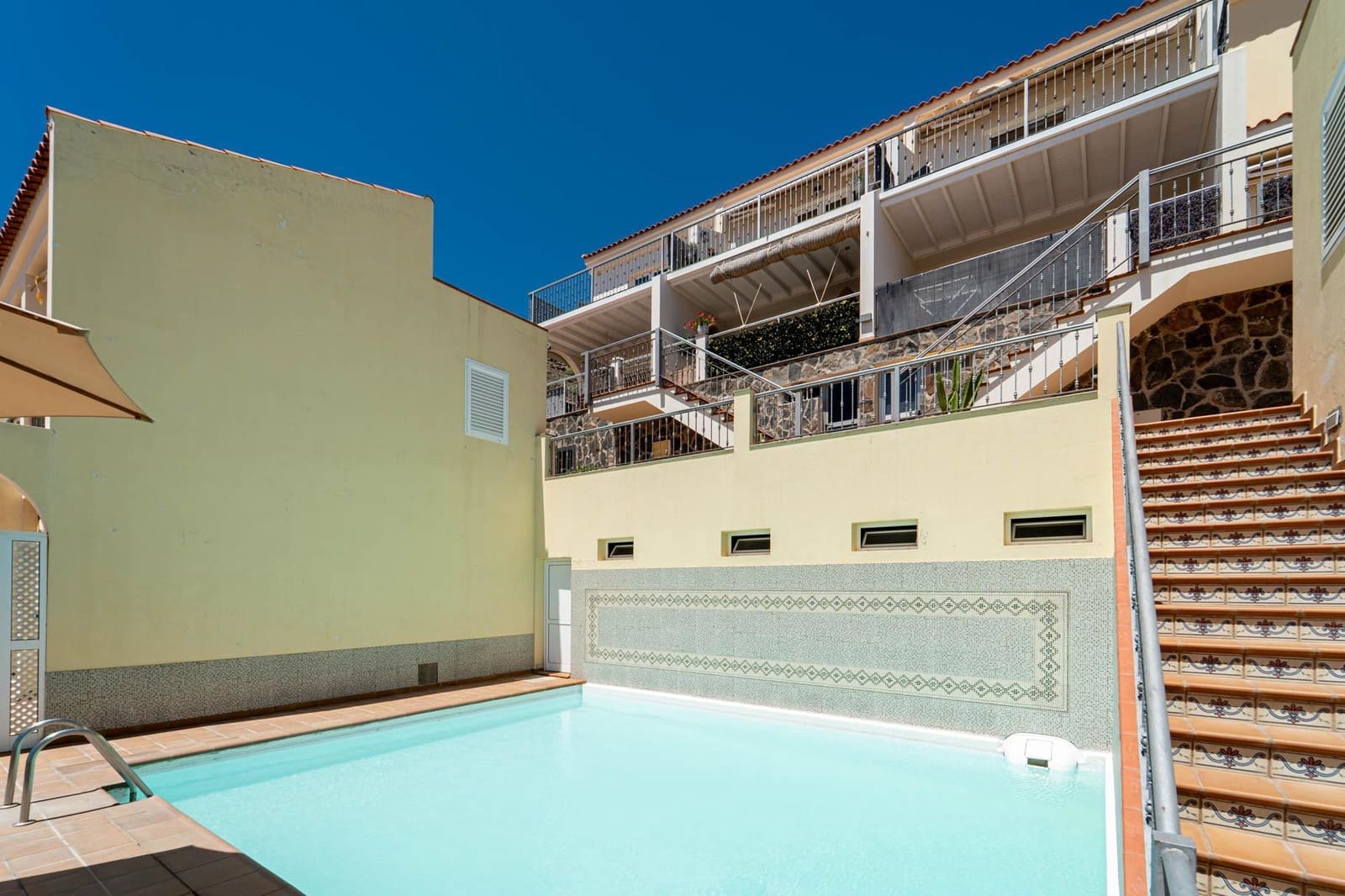 Adosado de 3 habitaciones en Arguineguín en venta con piscina garaje - 545.000 € (Ref: 9866939)