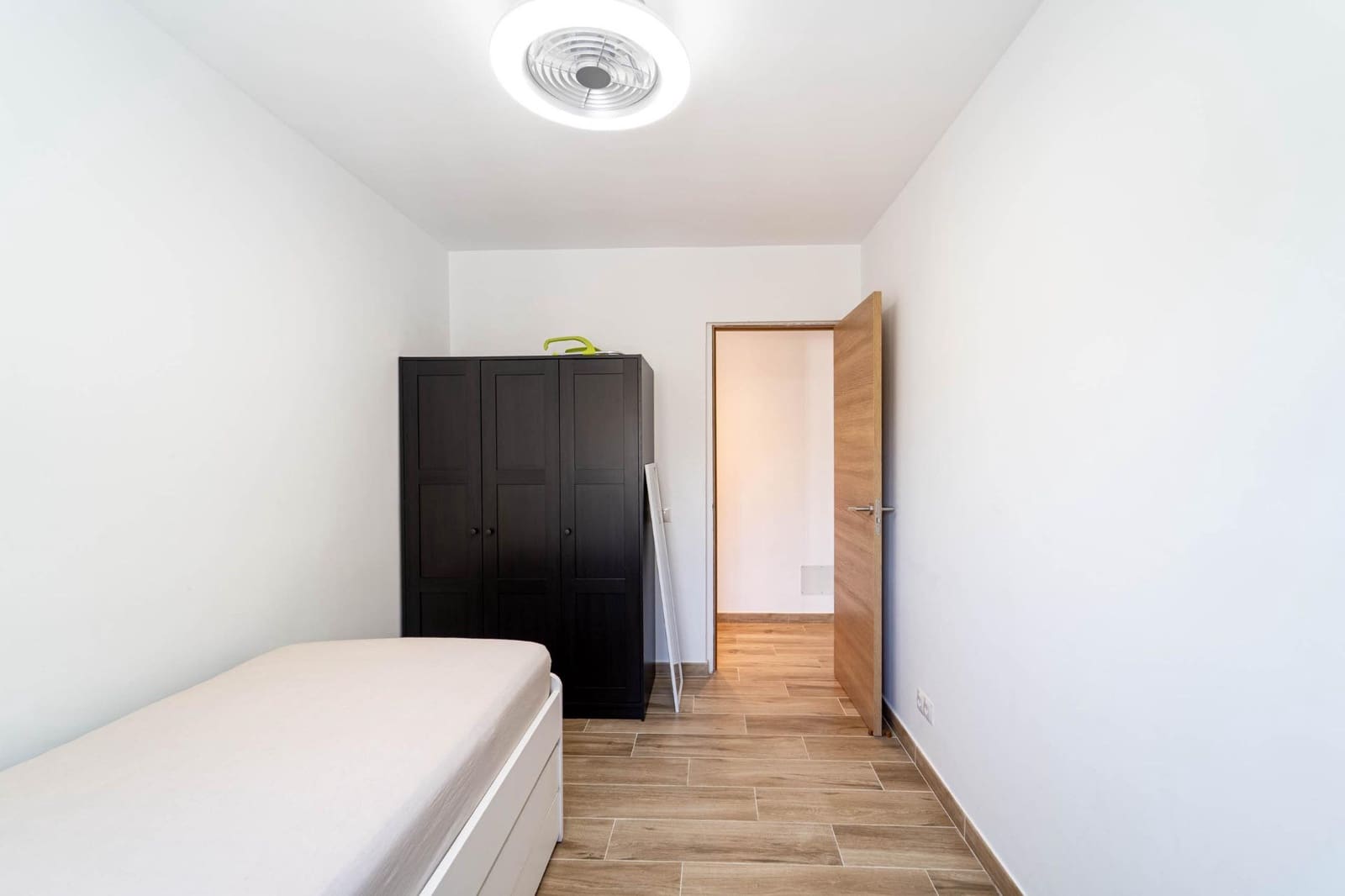 2 makuuhuone Huoneisto myytävänä paikassa Mogan mukana uima-altaan - 240 000 € (Ref: 9873426)