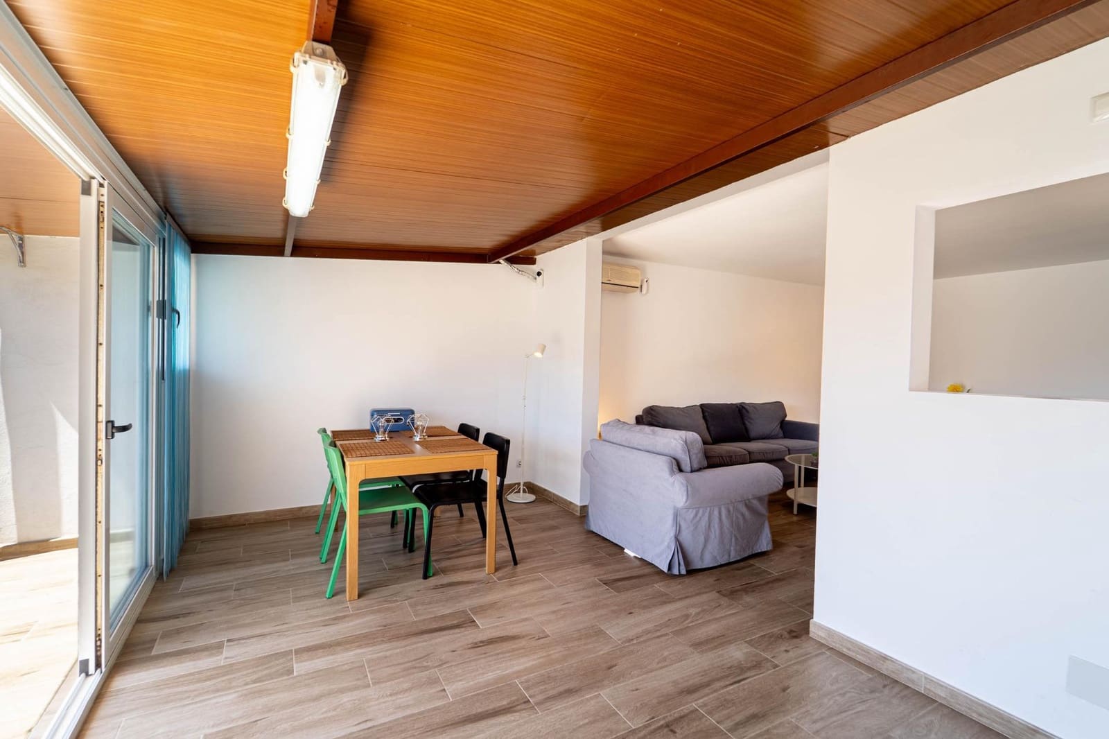 2 makuuhuone Huoneisto myytävänä paikassa Mogan mukana uima-altaan - 240 000 € (Ref: 9873426)