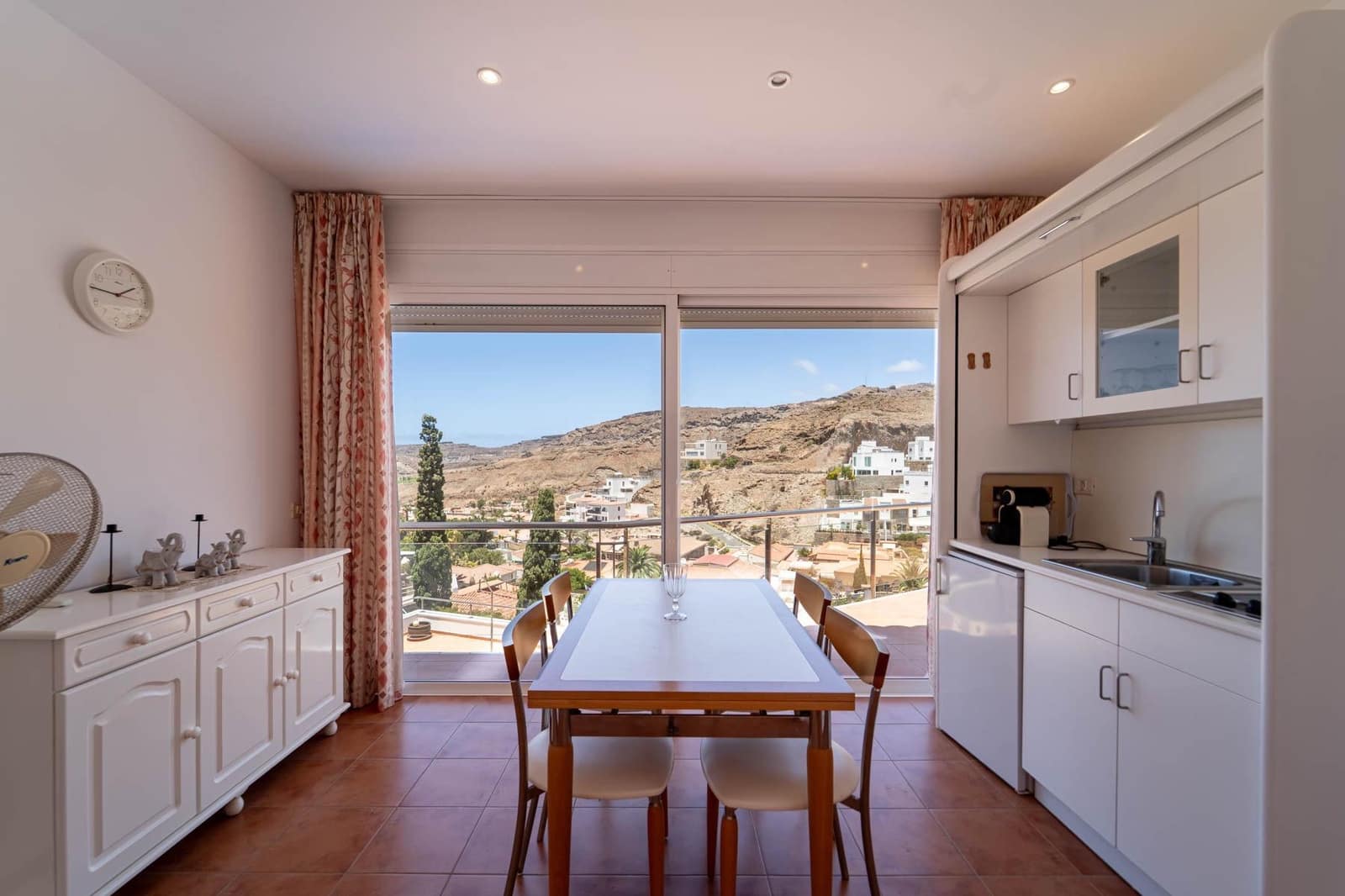 Chalet de 3 habitaciones en Tauro en venta con piscina garaje - 1.190.000 € (Ref: 9892267)