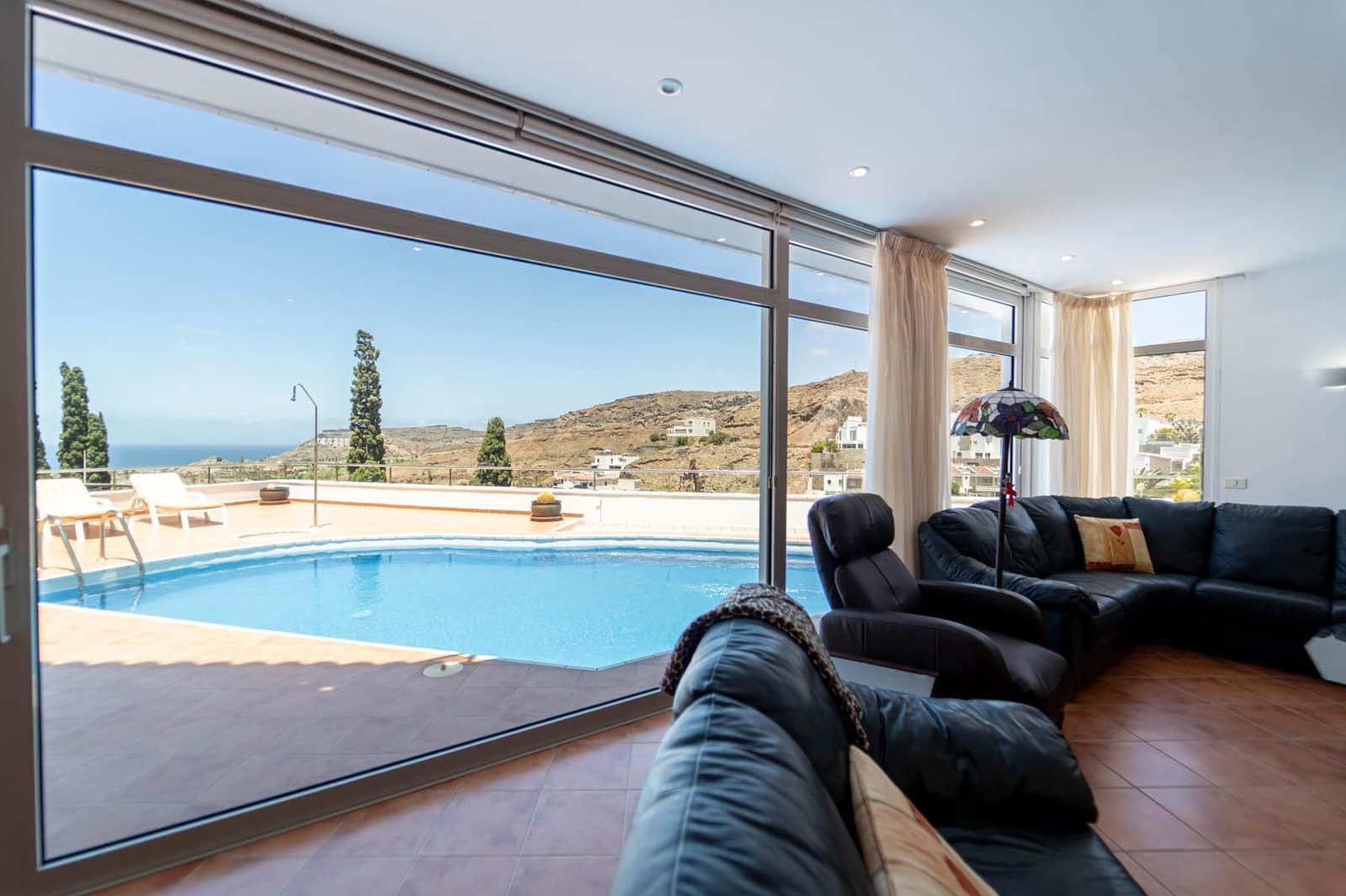 Chalet de 3 habitaciones en Tauro en venta con piscina garaje - 1.190.000 € (Ref: 9892267)