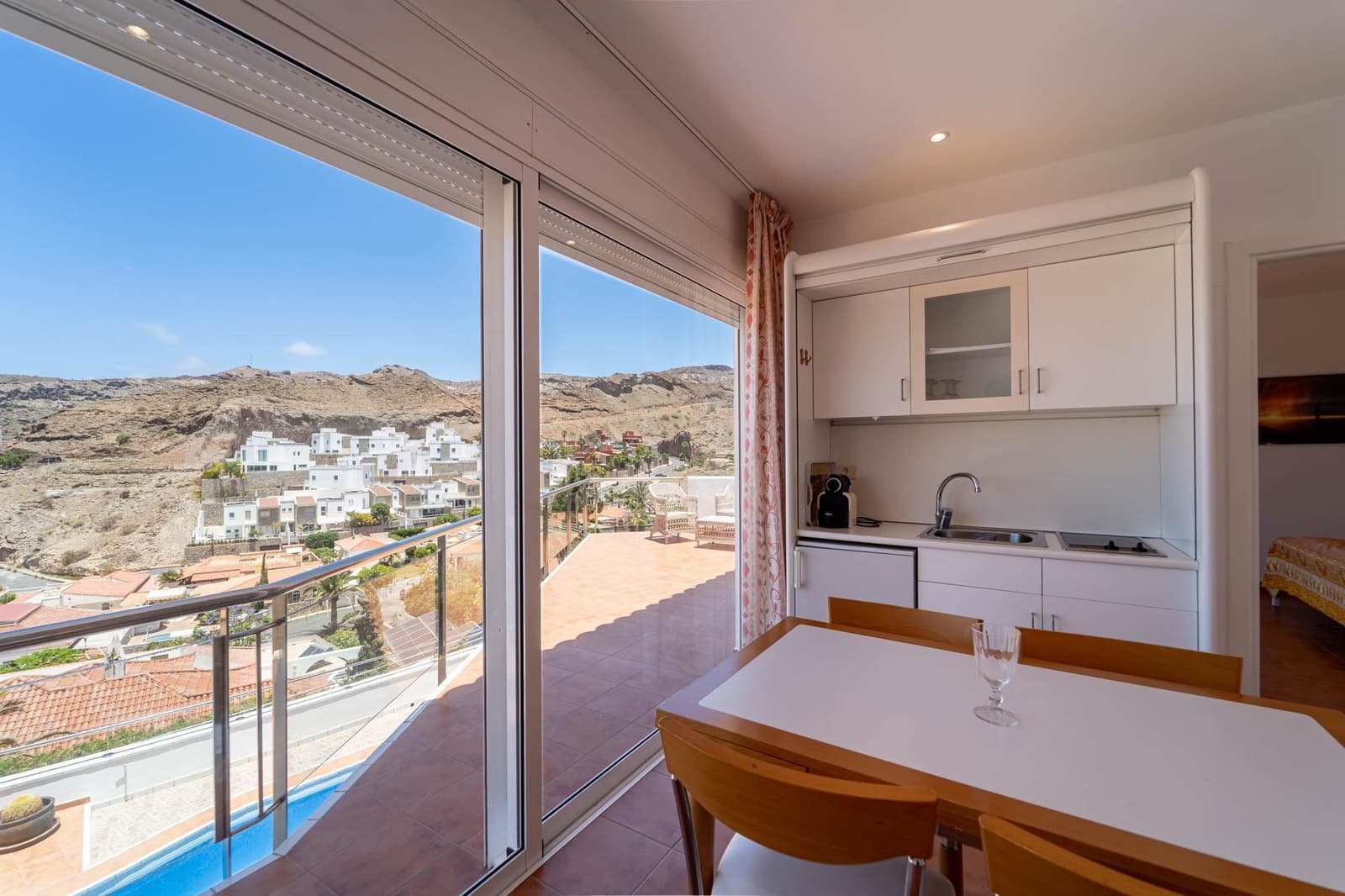 Chalet de 3 habitaciones en Tauro en venta con piscina garaje - 1.190.000 € (Ref: 9892267)