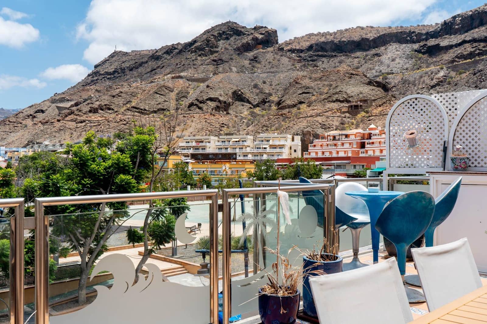 2 bedroom Penthouse for sale in Mogan with garage - € 595,000 (Ref: 9966603)