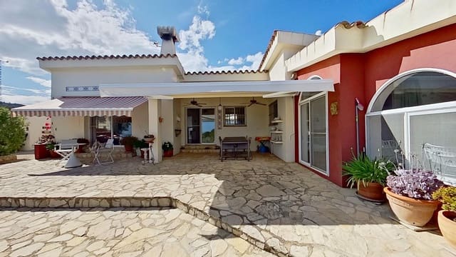 3 bedroom Finca/Country House for sale in Tortosa with pool - € 495,000 (Ref: 10026596)