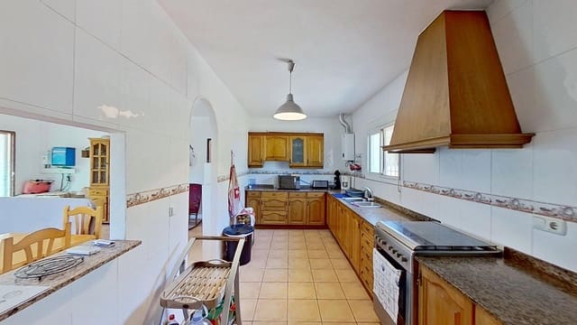 8 slaapkamer Finca/Landhuis te koop in El Perelló met zwembad - € 399.000 (Ref: 10026607)