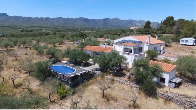 8 slaapkamer Finca/Landhuis te koop in El Perelló met zwembad - € 399.000 (Ref: 10026607)