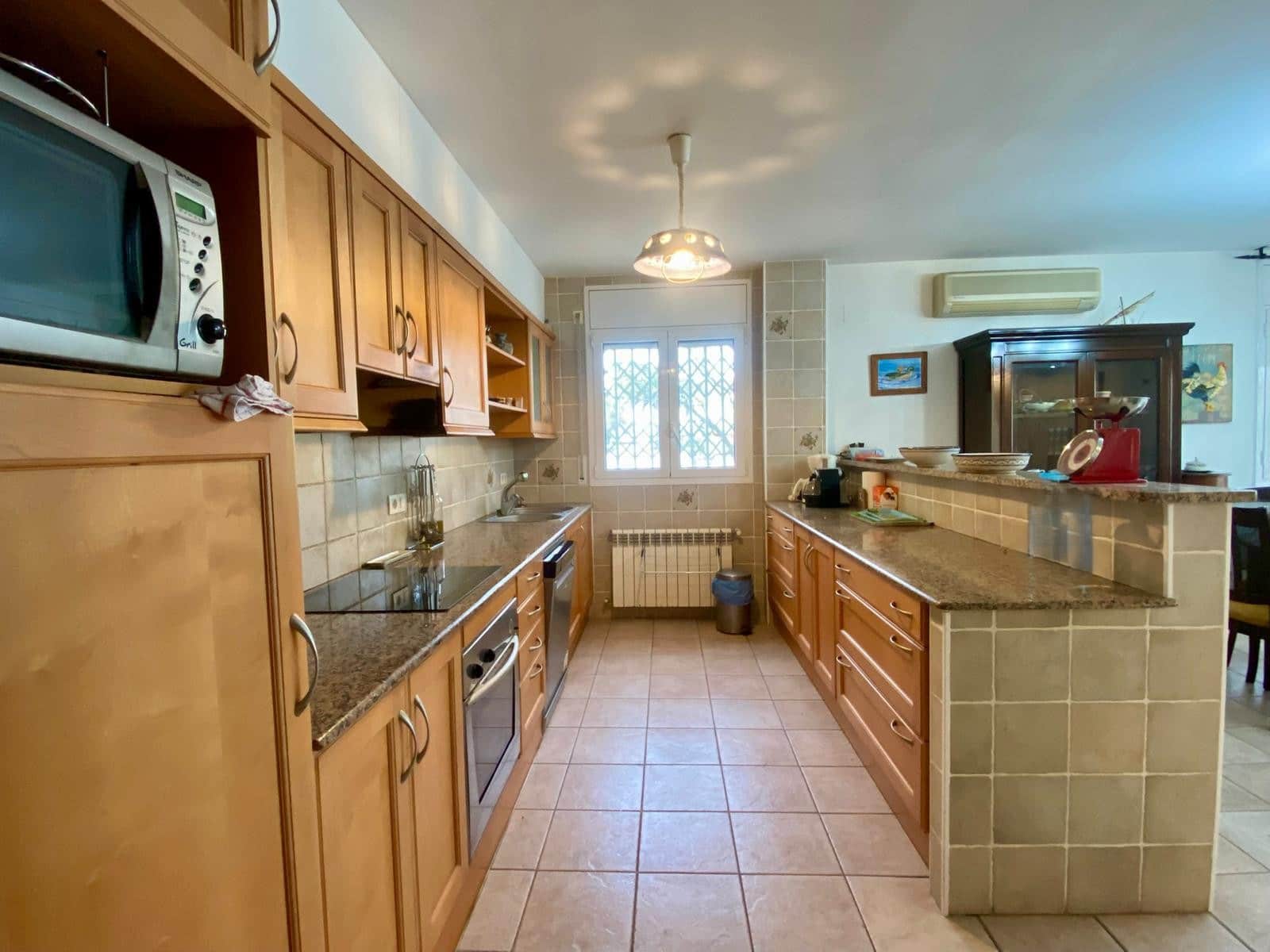 4 sypialnia Willa na sprzedaż w L'Ampolla z basenem garażem - 530 000 € (Ref: 10172127)