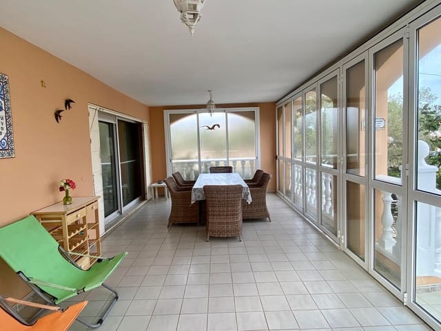 Chalet de 4 habitaciones en L'Ampolla en venta con piscina garaje - 530.000 € (Ref: 10172127)